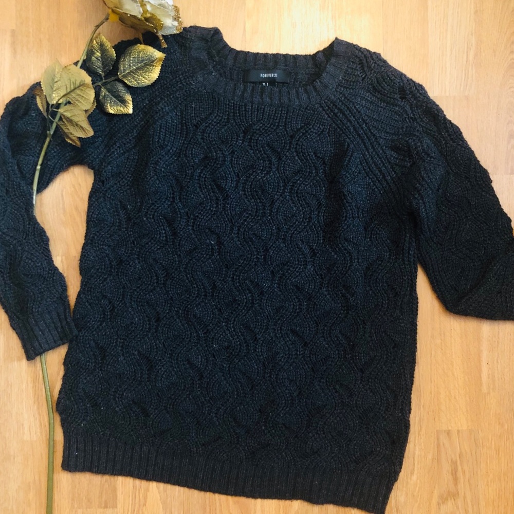 💙 SALE 4/$20 Forever 21 sweater size S/M